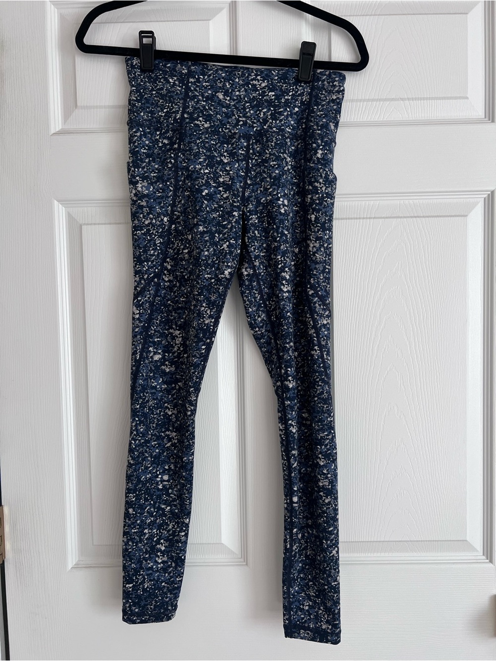 Athleta leggings gray black pattern Small